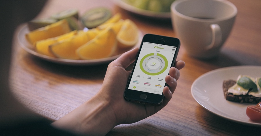 Lifesum: use the device camera to extract nutritional information from food labels